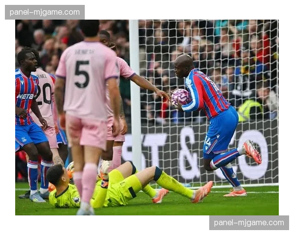 伯恩茅斯客场绝杀，2-1逆转水晶宫