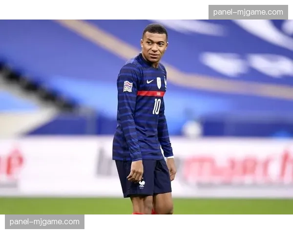 运动饮料品牌与多家法甲俱乐部续约，广告重点突出“为90分钟压迫供能”