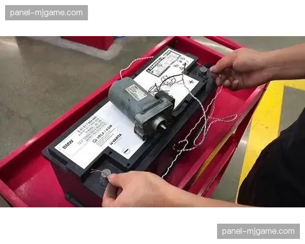 中立支援车在关键爬坡点抛锚，影响数位车手补给